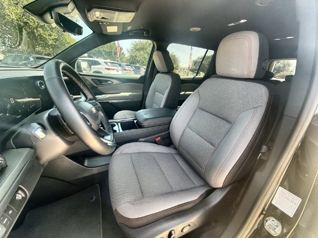 Certified 2026 Chevrolet Traverse LT w/ Driver Confidence Package FWD image 18
