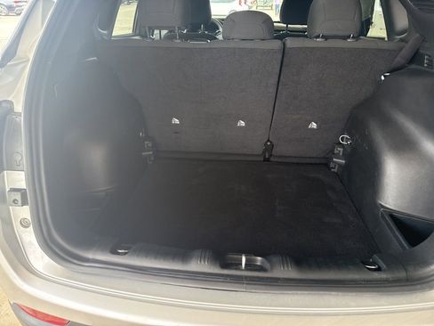 Used 2025 Jeep Compass Sport image 22