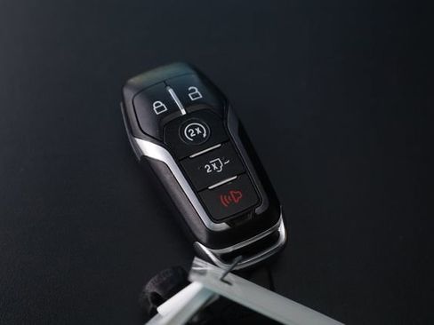 Used 2016 Ford F150 Platinum w/ Equipment Group 701A Luxury image 25