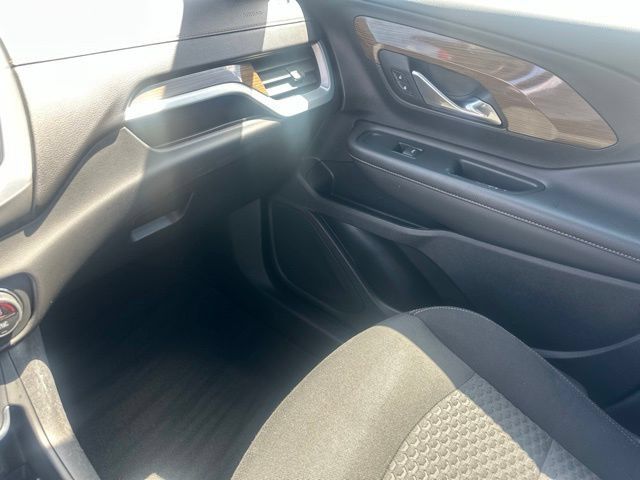 Used 2018 GMC Terrain SLE w/ Driver Convenience Package FWD image 16
