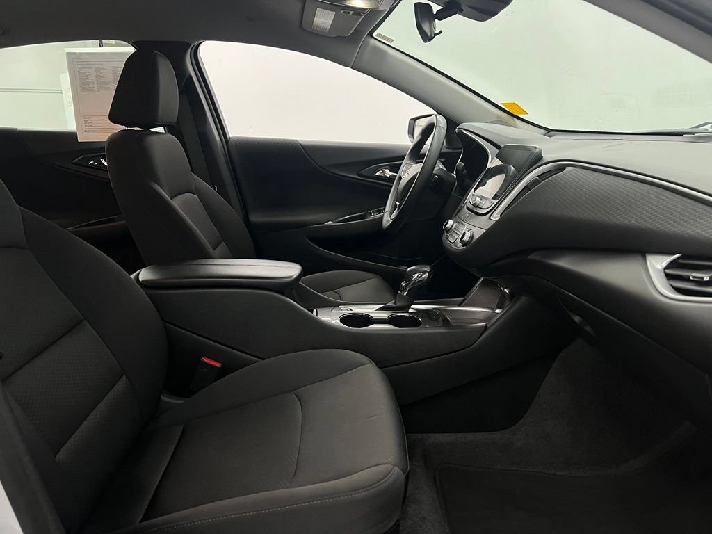 Used 2024 Chevrolet Malibu LT w/ Sport Edition FWD image 25