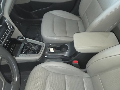 Used 2017 Hyundai Elantra Limited FWD image 17