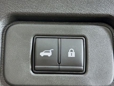 Used 2026 Nissan Rogue SV AWD/4WD image 29