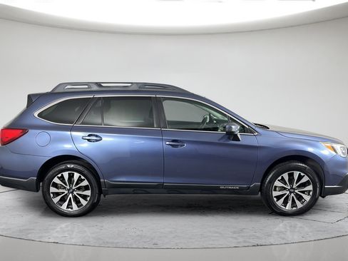 Used 2017 Subaru Outback 2.5i Limited AWD/4WD image 4