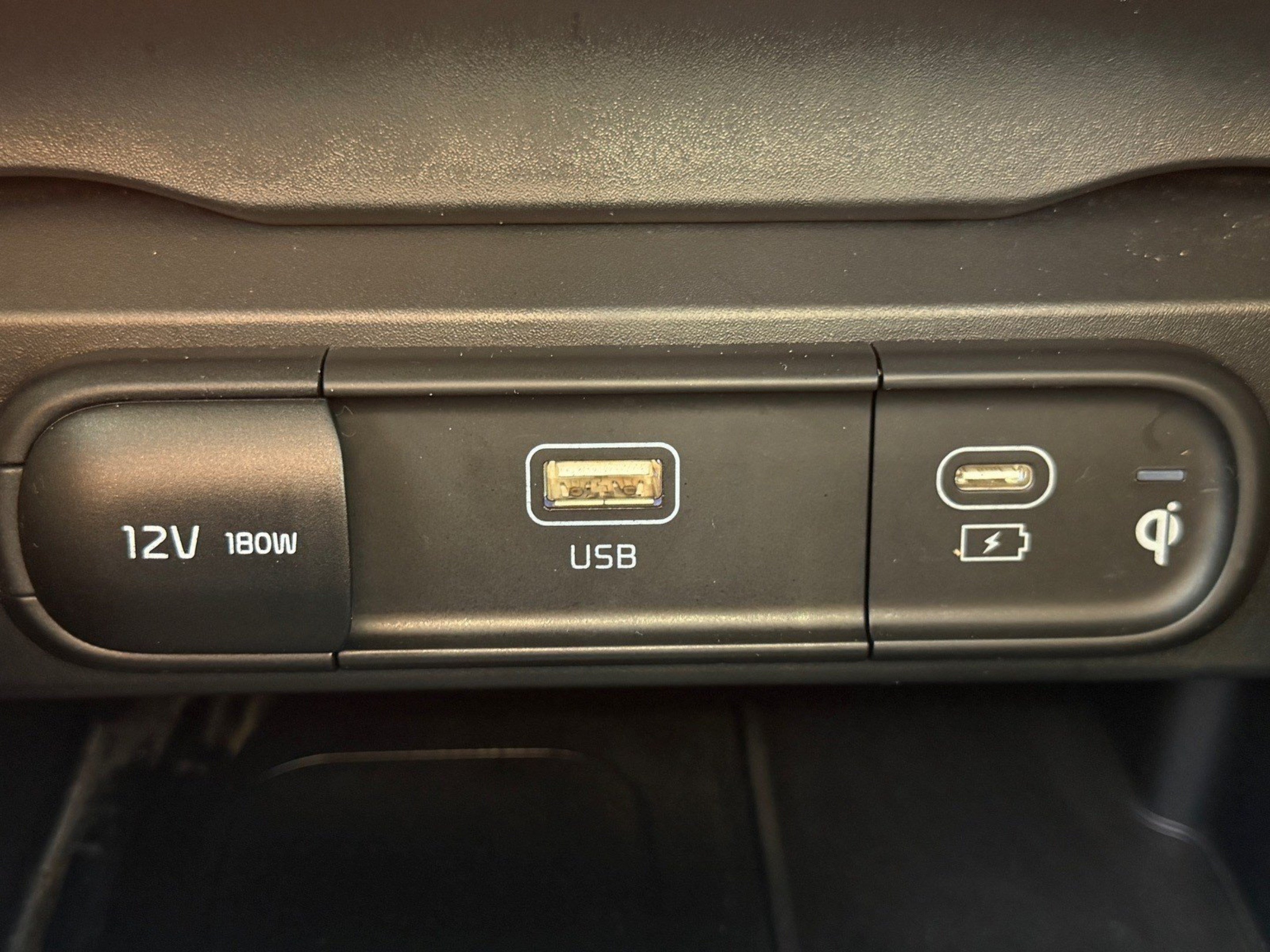 Used 2025 Kia Telluride SX w/ SX Captain's Chair Package FWD image 25