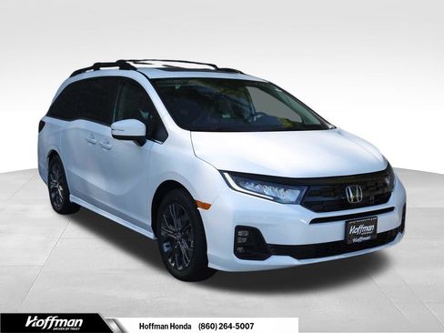 New 2026 Honda Odyssey Touring image 1