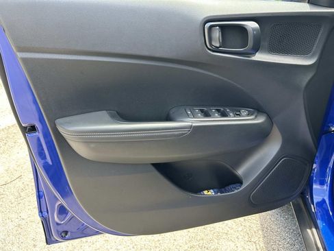 Certified 2025 Hyundai Venue Limited FWD image 16