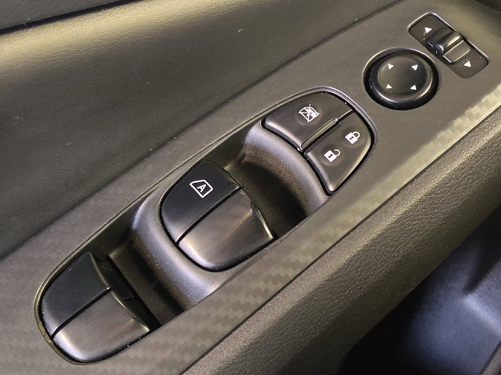 Used 2024 Nissan Altima 2.5 SV FWD image 27