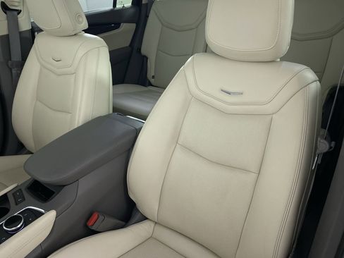 Certified 2020 Cadillac XT6 Premium Luxury image 11