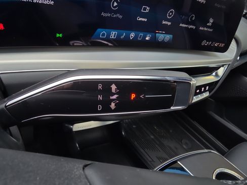 Used 2025 Cadillac Lyriq Sport image 19