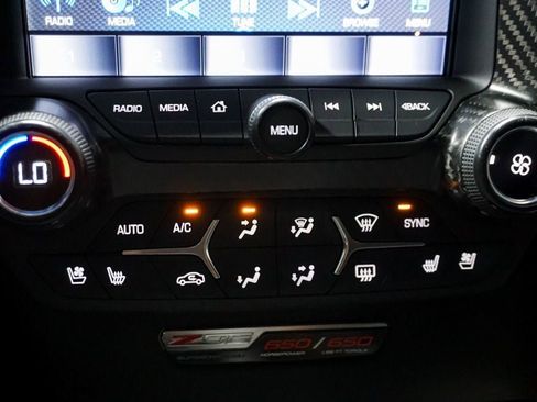 Used 2015 Chevrolet Corvette Z06 w/ 3LZ Preferred Equipment Group RWD image 24