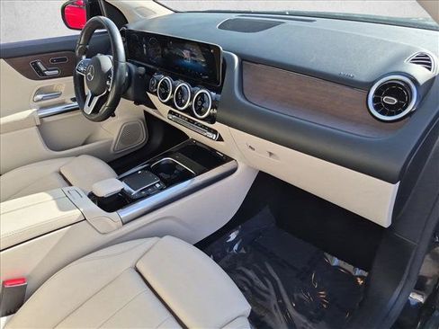 Used 2021 Mercedes-Benz GLA 250 4MATIC image 21