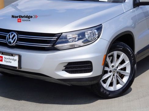 Used 2017 Volkswagen Tiguan Limited w/ Premium Package image 5