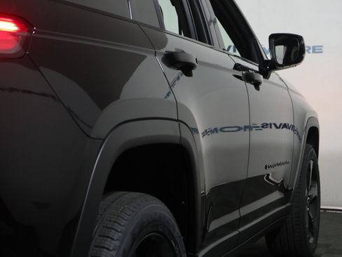 New 2026 Jeep Grand Cherokee Limited AWD/4WD image 5