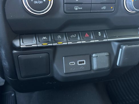 Used 2022 Chevrolet Silverado 1500 Custom AWD/4WD image 27