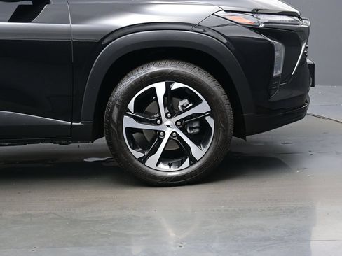 Used 2024 Chevrolet Trax RS w/ Driver Confidence Package FWD image 12