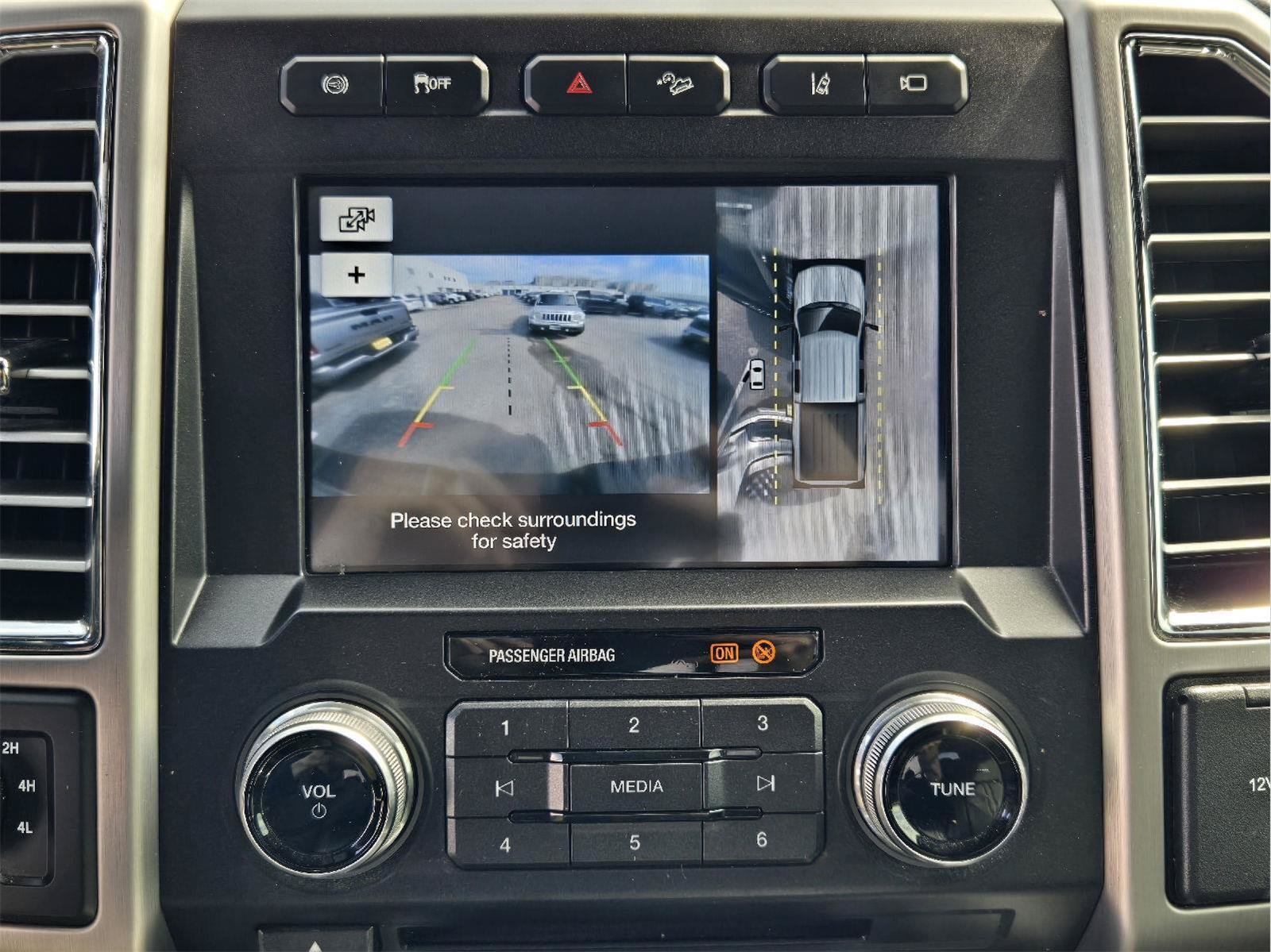 Used 2017 Ford F350 Platinum w/ Platinum Ultimate Package AWD/4WD image 17