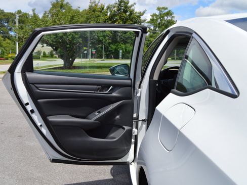 Used 2021 Honda Accord LX image 13