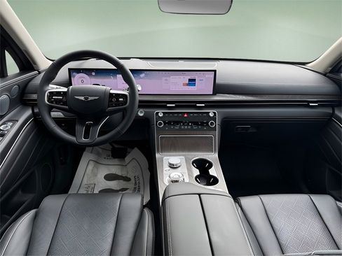 New 2025 Genesis GV80 2.5T Prestige image 14