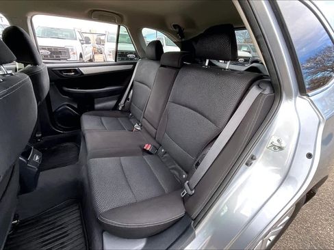 Used 2018 Subaru Outback 2.5i Premium image 20