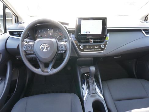 Used 2025 Toyota Corolla LE w/ Convenience Package FWD image 2