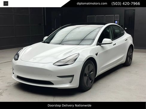 Used 2021 Tesla Model 3 Standard Range Plus image 1