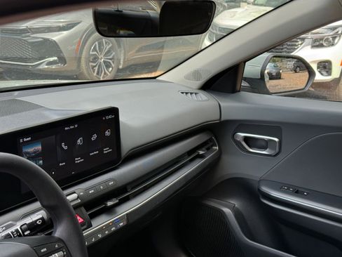 Used 2025 Kia K4 LXS image 33