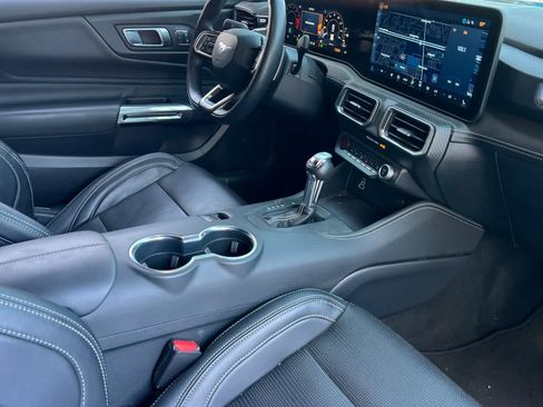 Used 2025 Ford Mustang GT Premium RWD image 17