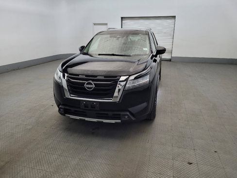 Used 2022 Nissan Pathfinder Platinum w/ Lighting Package (N93) AWD/4WD image 15