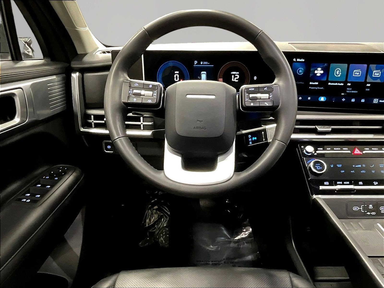 Used 2025 Hyundai Santa Fe SEL AWD/4WD image 8