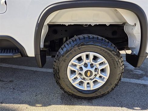 Used 2025 Chevrolet Silverado 2500 LT w/ Convenience Package image 18