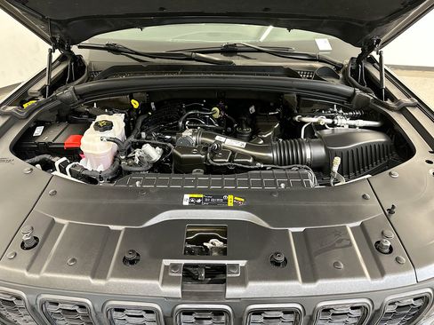 Used 2023 Jeep Grand Cherokee Altitude image 35