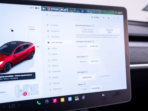 Used 2022 Tesla Model Y Long Range AWD/4WD image 27