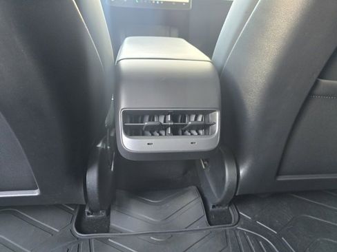 Used 2022 Tesla Model 3 Long Range image 31