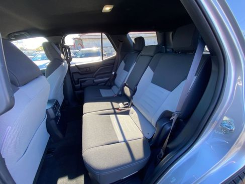 Used 2025 Toyota 4Runner SR5 image 36