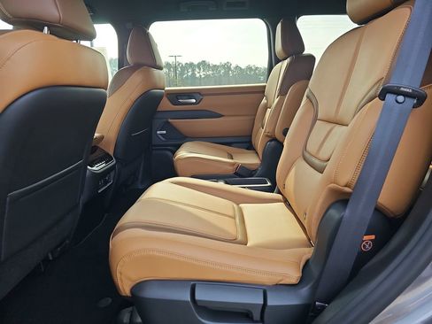 New 2026 Nissan Armada SL w/ Captain's Chari Seat Package image 19