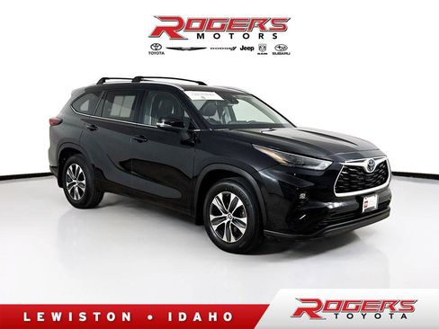 Certified 2024 Toyota Highlander XLE AWD/4WD image 1