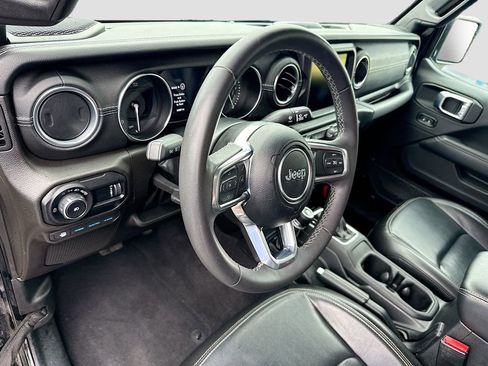 Used 2023 Jeep Wrangler Unlimited Sahara AWD/4WD image 10