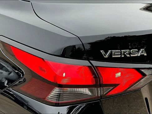 Used 2025 Nissan Versa SV FWD image 23
