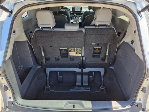 Used 2024 Toyota Sienna XLE w/ XLE Plus Package FWD image 7