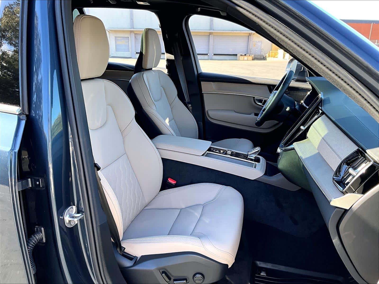 Used 2026 Volvo XC90 T8 Plus w/ Protection Package Premier AWD/4WD image 11