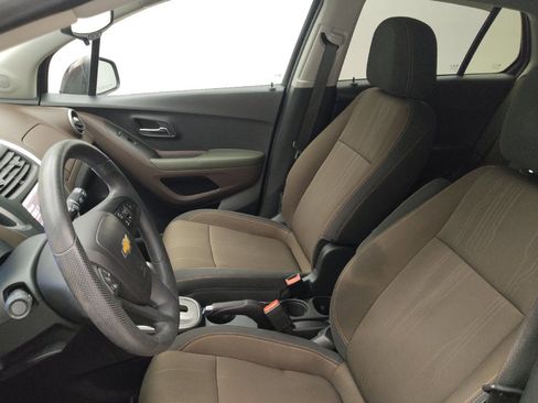 Used 2015 Chevrolet Trax LT AWD/4WD image 17