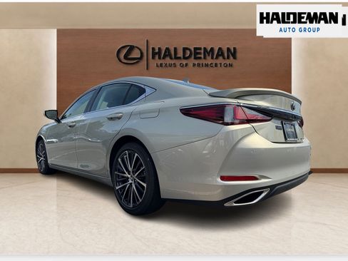 Used 2024 Lexus ES 350 w/ Premium Package FWD image 3