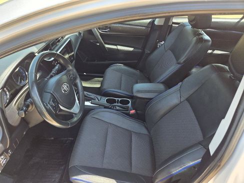 Used 2019 Toyota Corolla SE FWD image 10