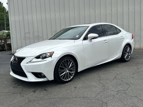 Used 2016 Lexus IS 200t w/ Premium Package RWD image 2