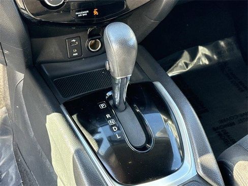 Used 2015 Nissan Rogue SV image 22