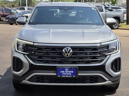 Used 2026 Volkswagen Atlas Cross Sport SE FWD image 3