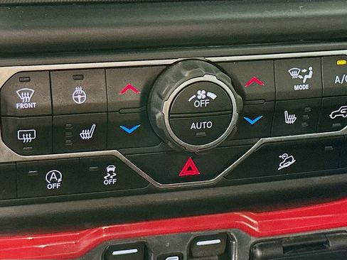 Certified 2021 Jeep Wrangler Unlimited Rubicon image 32