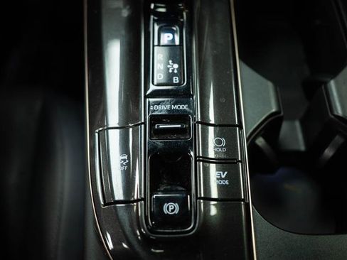 Used 2025 Toyota Crown w/ Carpet Mat Package (TMS) image 23