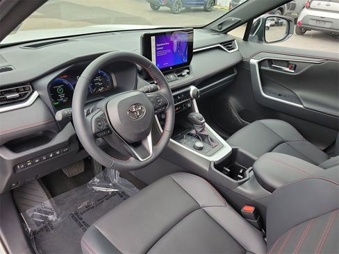 Used 2025 Toyota RAV4 XSE w/ Premium Package image 23